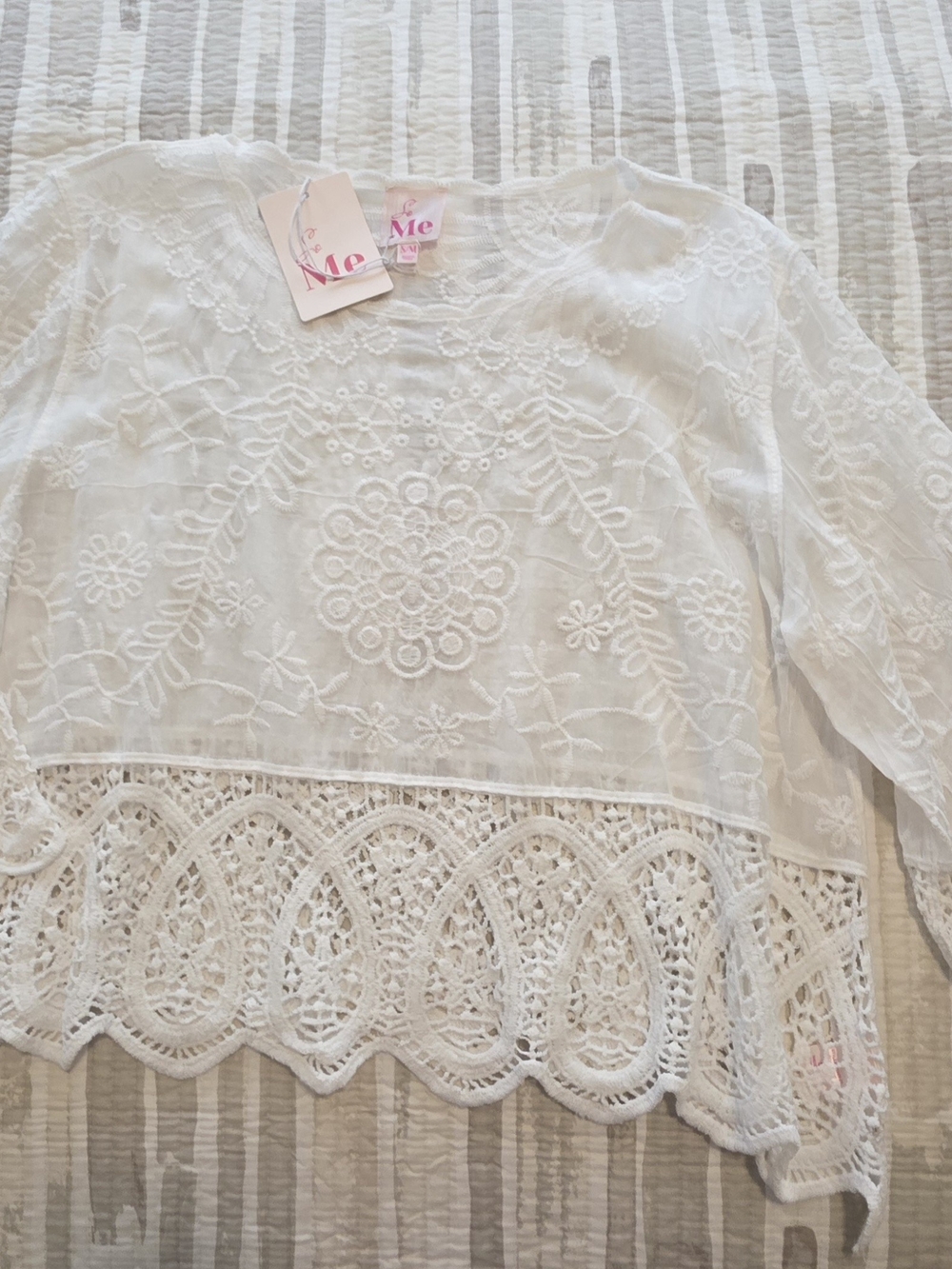 So Me White Embroidered Crochet-Hem Blouse